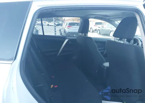 2018 Toyota Rav4 Xle z USA, uszkodzony, nr VIN JTMRFREV0JJ188822